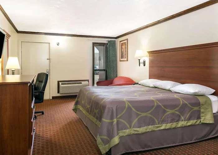Super 8 By Wyndham Enid