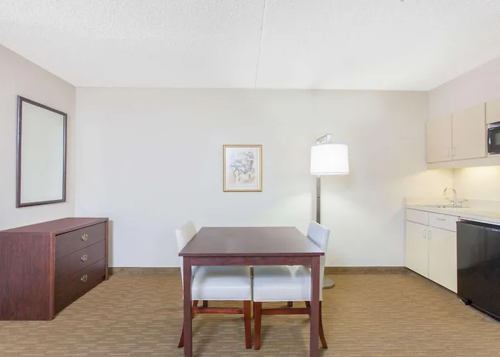 Hawthorn Suites Midwest City