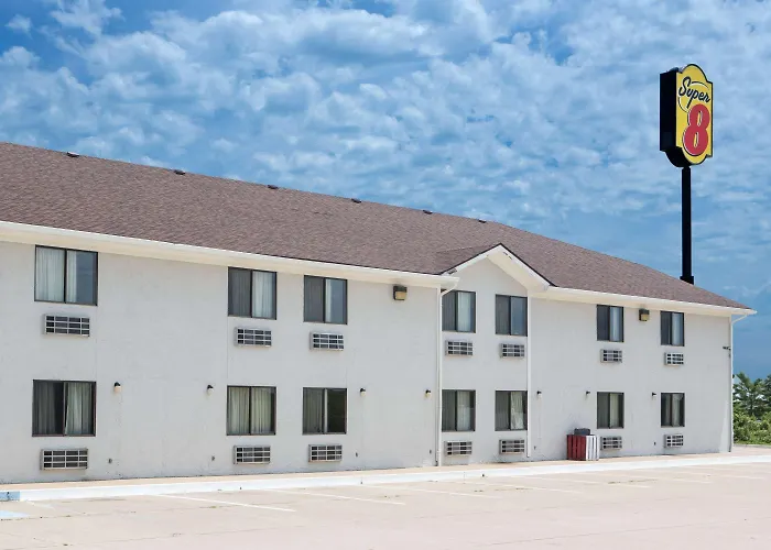 Super 8 By Wyndham Boonville
