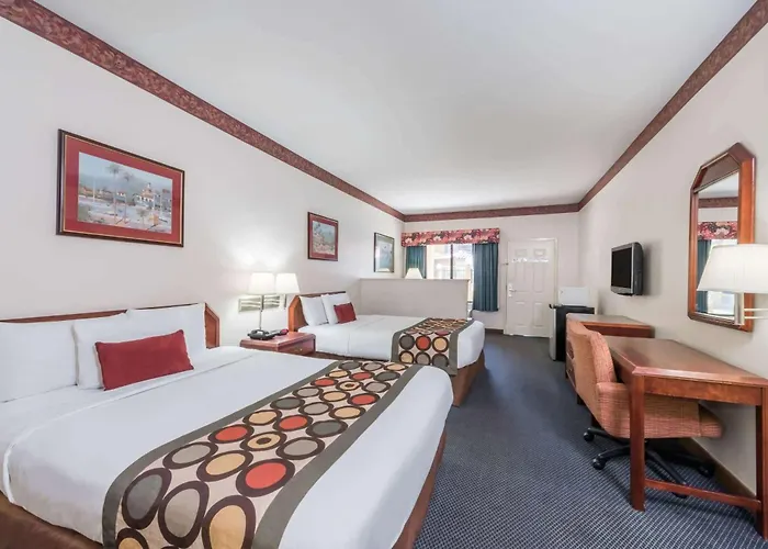 Super 8 By Wyndham Weslaco