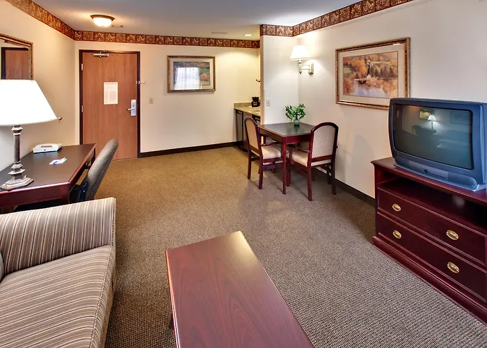 Best Western Watertown Inn & Suites