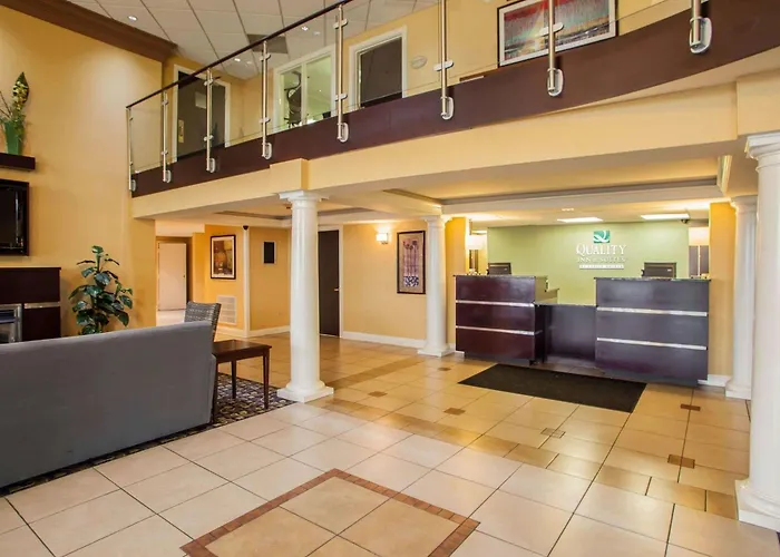 Quality Inn & Suites St Charles -West Chicago
