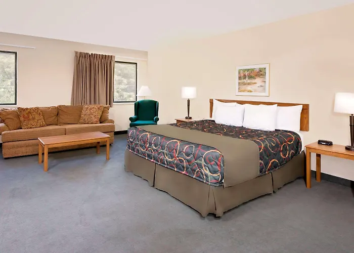 Days Inn By Wyndham Boonville