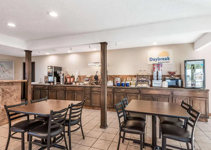 Days Inn By Wyndham Russell