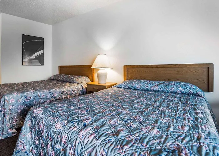 Rodeway Inn & Suites