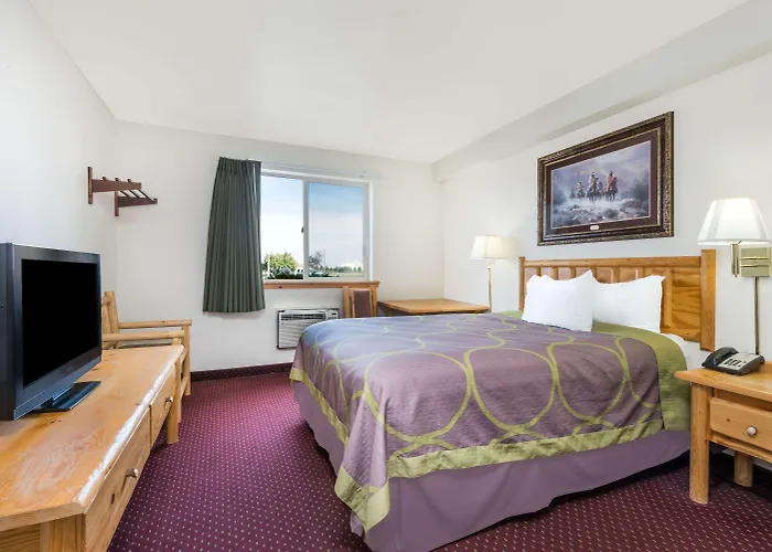 Super 8 By Wyndham Powell