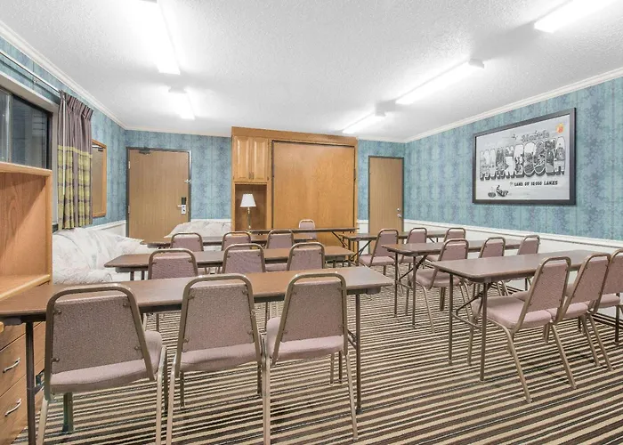 Wrangler Hotel Morris