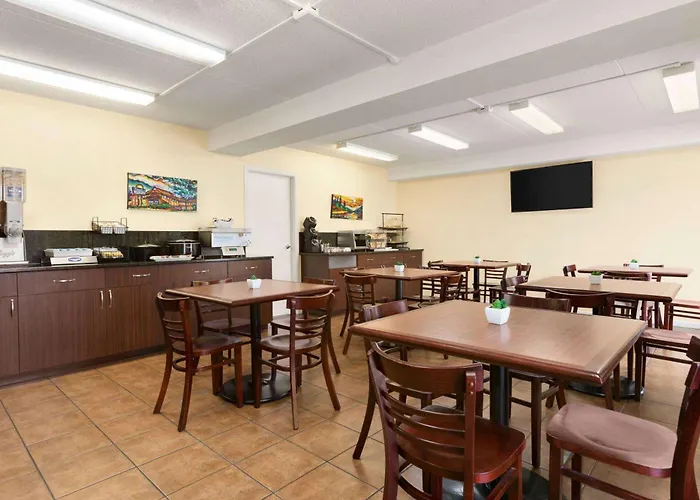 Days Inn By Wyndham Miramichi Nb