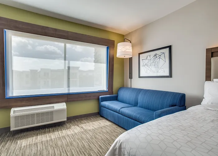 Holiday Inn Express & Suites - Denton South By Ihg
