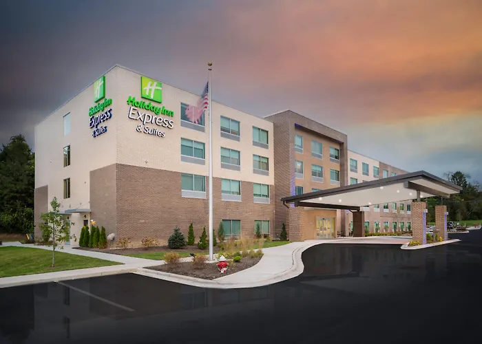 Holiday Inn Express & Suites Brevard - City Center By Ihg