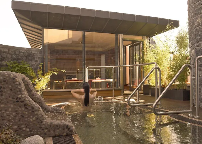Westport Plaza Hotel, Spa & Leisure