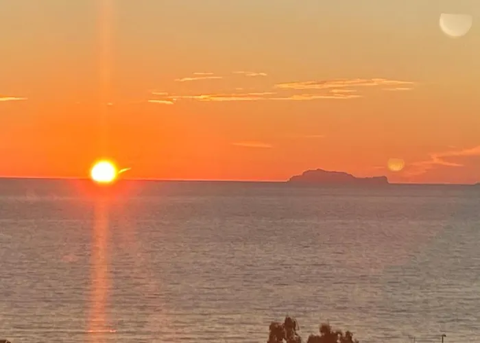 A La Puesta Del Sol