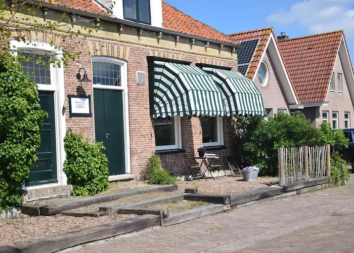 Huisje Onder De Linden