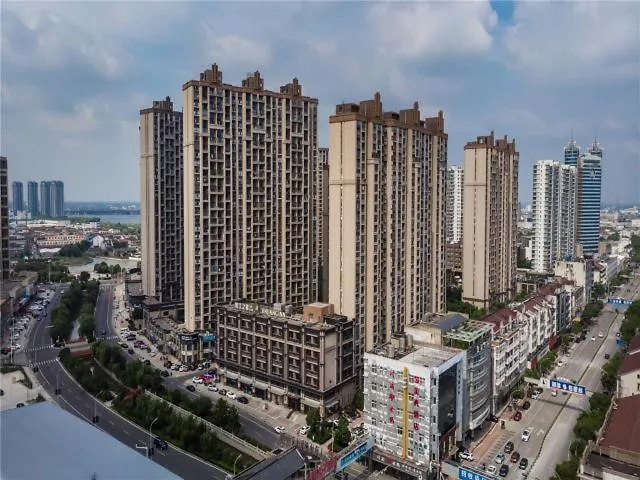 Jinjiang Innselect Suzhou Shengze Shunhuxilu Hotel