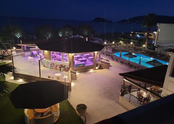 Jannos Beach Hotel