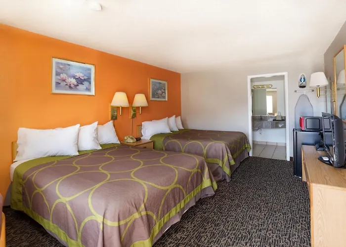 Cedar Valley Inn
