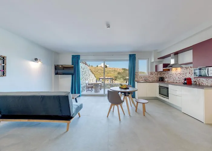 Spiros-Soula Thematic Suites