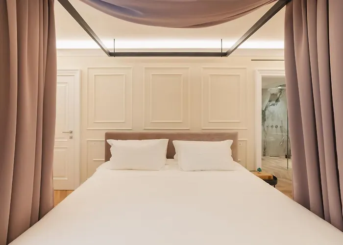 Naxi Suites