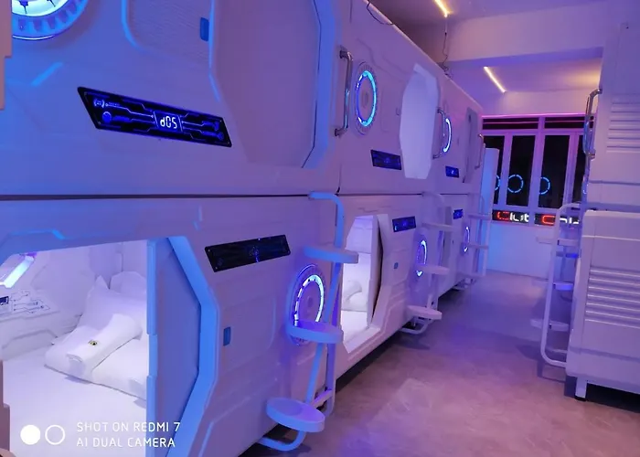 Galaxy Pods Capsule Hotel Boat Quay