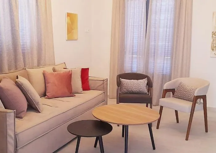 Edward Art Boutique Hotel