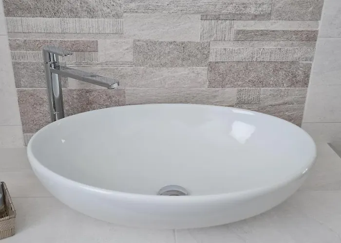 Elements B&B