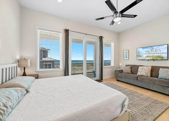 New Gulf Front With Game Room Family Friendly!