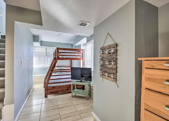 York Beachfront Condo - Steps To Long Sands!