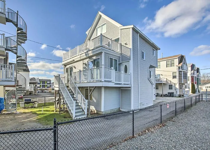 York Beachfront Condo - Steps To Long Sands!