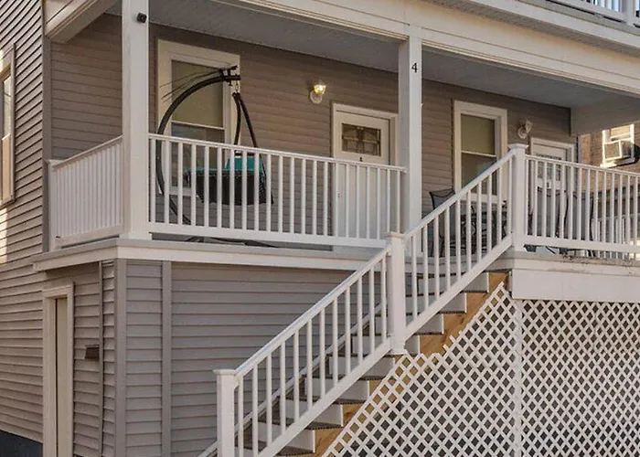 Beach 2 Blocks Parking Patio