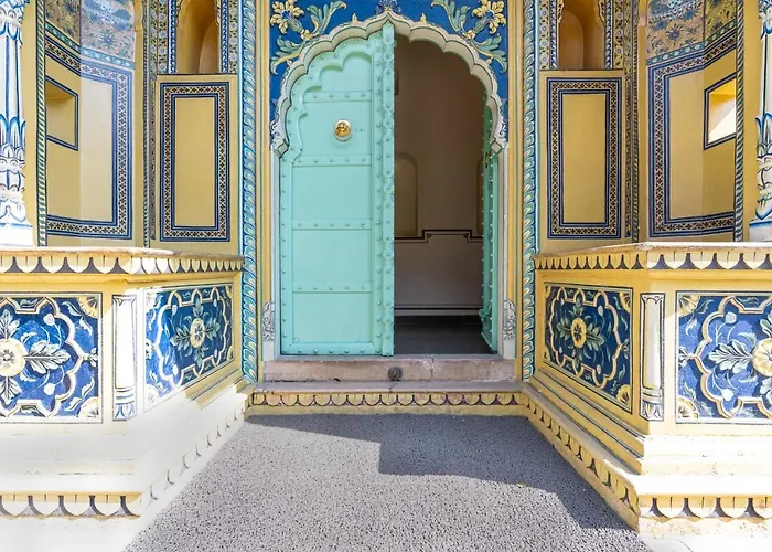 Bloom Boutique - Chelon Haveli