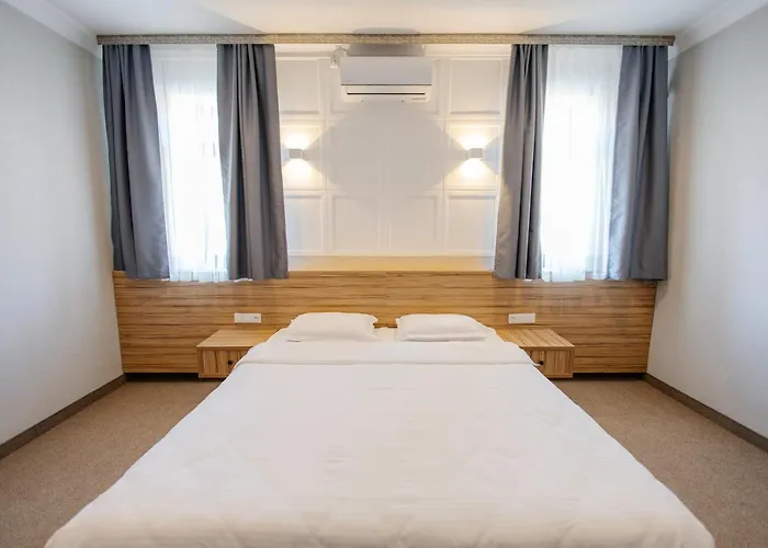281 Hotel