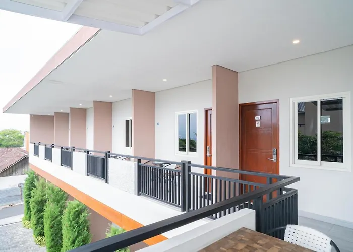 Urbanview Hotel Bubusini Batu By Reddoorz