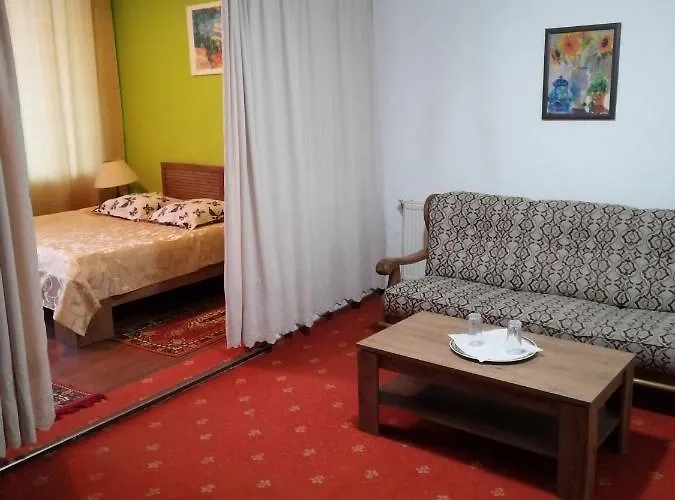 Hotel Rares