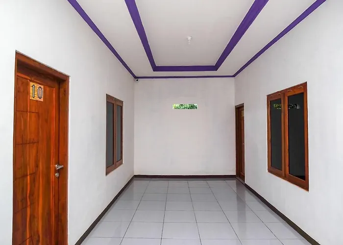 Urbanview Syariah Zidney 3 Salatiga By Reddoorz