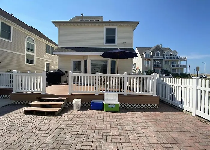 3 Bedroom Atlantic City House Steps From Boardwalk, Beach, Shopping , Nightlife.