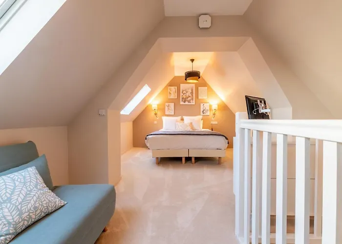 Hôtel Échappée en Baie - Chambres climatisées -Parking privé gratuit dont forfaits bornes électriques réservable
