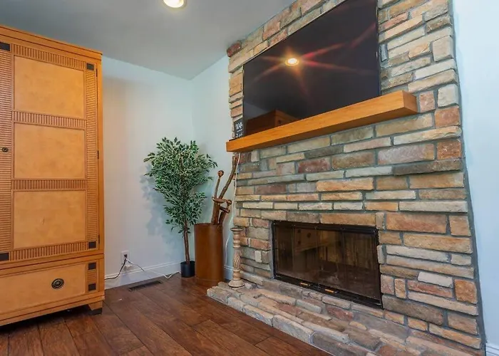 Close To Beach, Hot Tub, Pet Friendly, Firepit