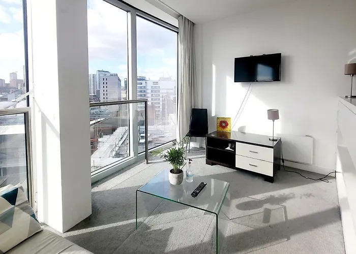Cityscape Apartment In Birmingham With Self Checkin