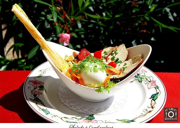 Logis Hotel Restaurant La Boule D'Or
