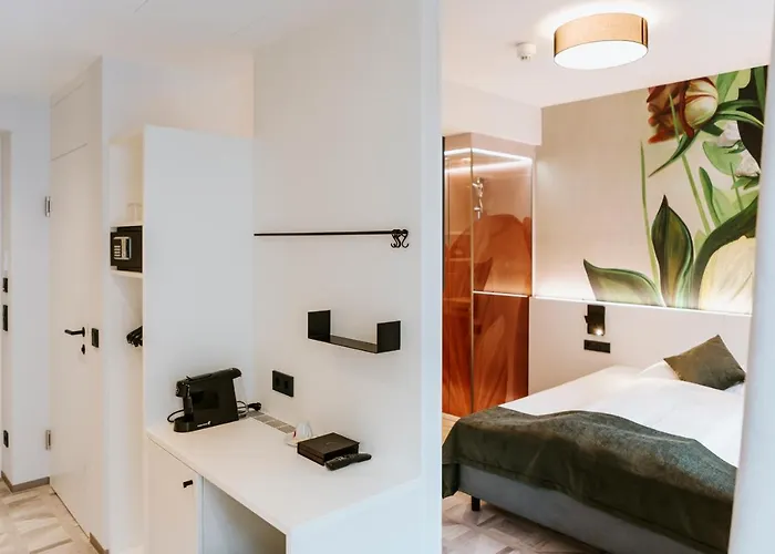 Art-Inn Design Self-Check-In-Hotel