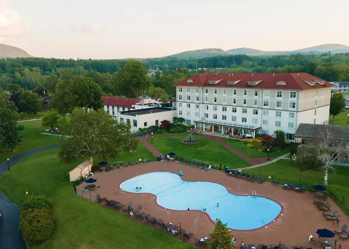 Fort William Henry Hotel
