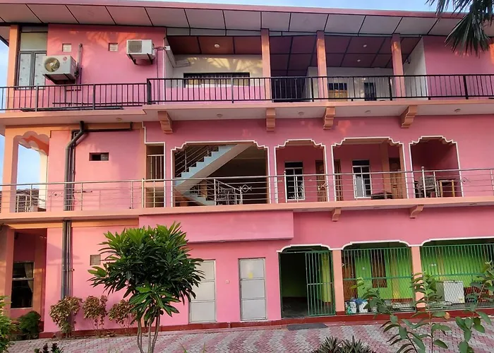 Gnanam Holiday Inn