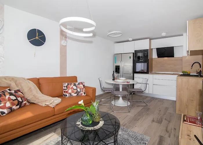 Blue Cliff Apartment