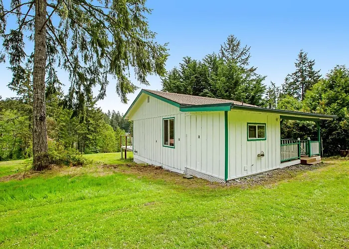 The Glen Cove Sand Spit & Guest Cottage