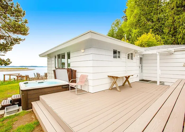 The Glen Cove Sand Spit & Guest Cottage