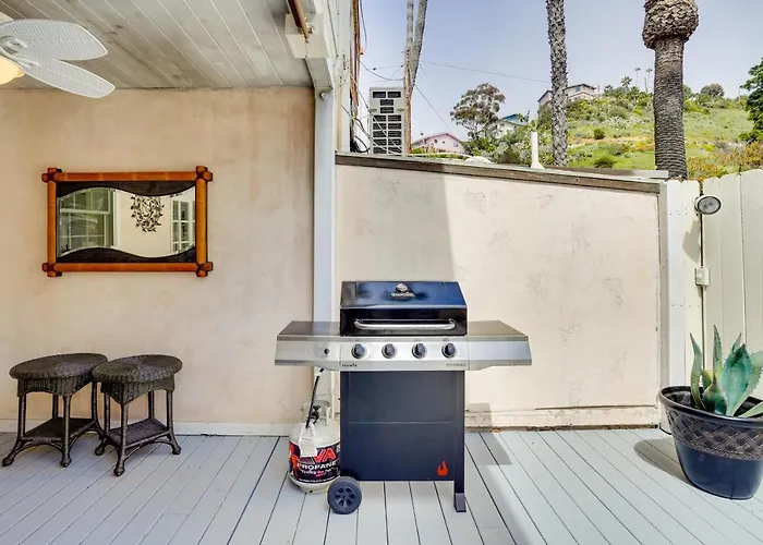 Dreamy Catalina Island Home, Walk To Beach & Ferry