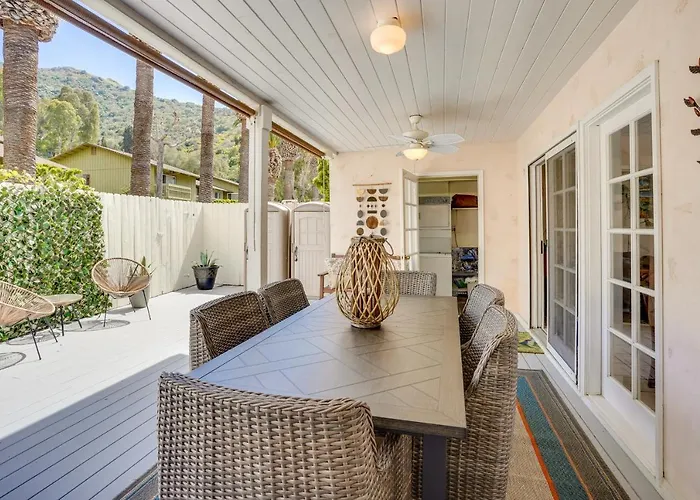 Dreamy Catalina Island Home, Walk To Beach & Ferry