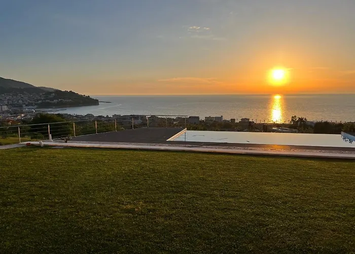A La Puesta Del Sol