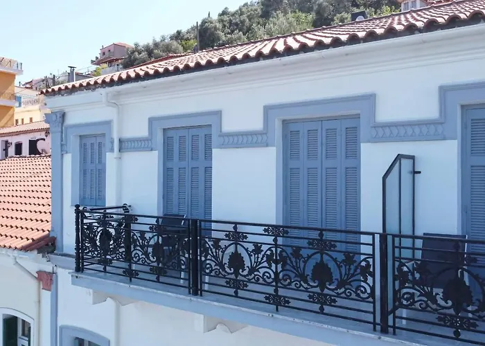 Leonidas Hotel