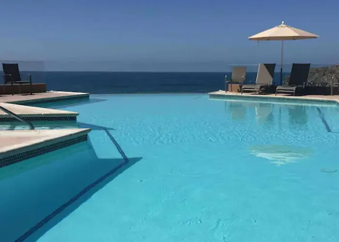 The Dolphins Ocean Front-Beach 2 Bedroom 2Bth